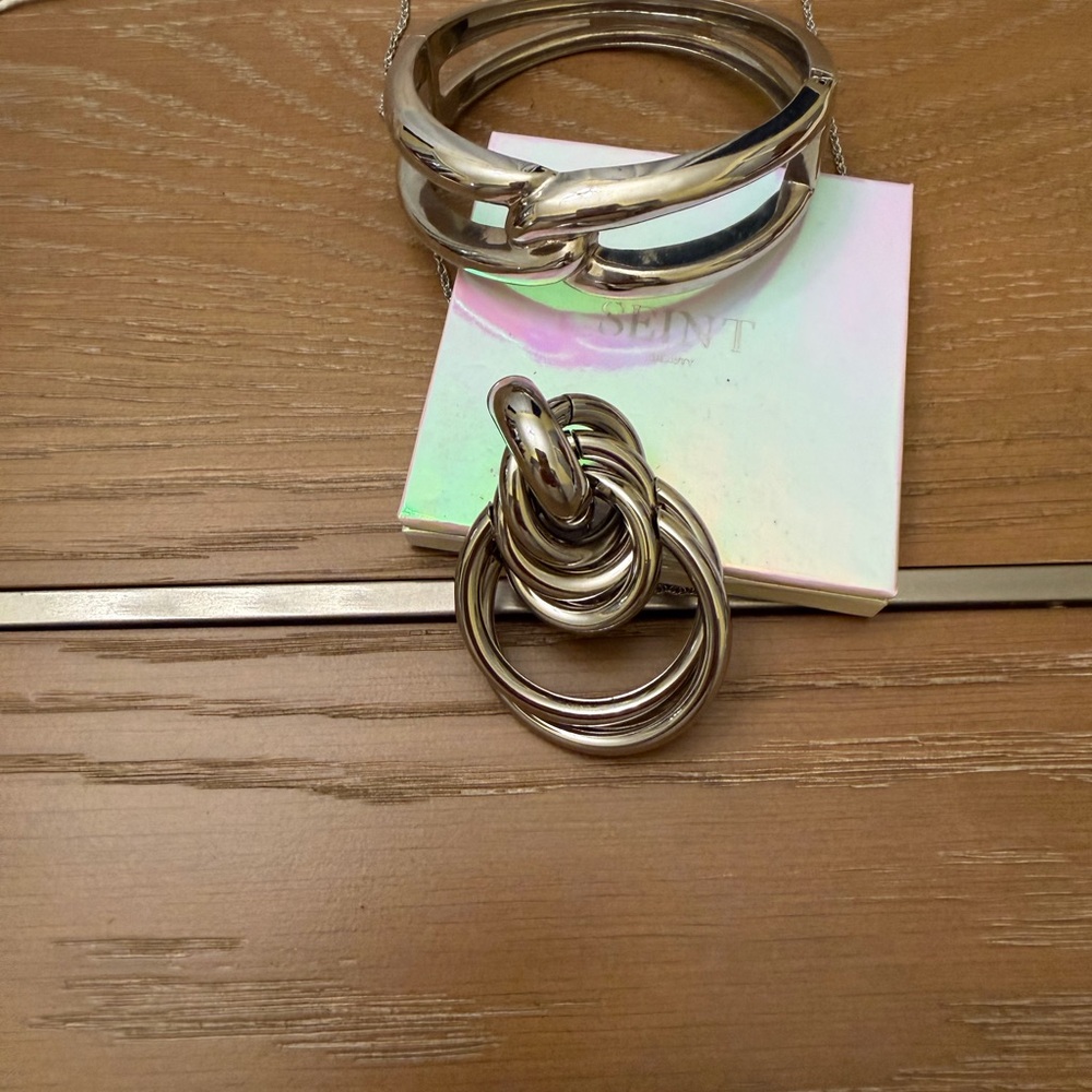 Lane Bryant Silver Tone Key and Card Holder Set